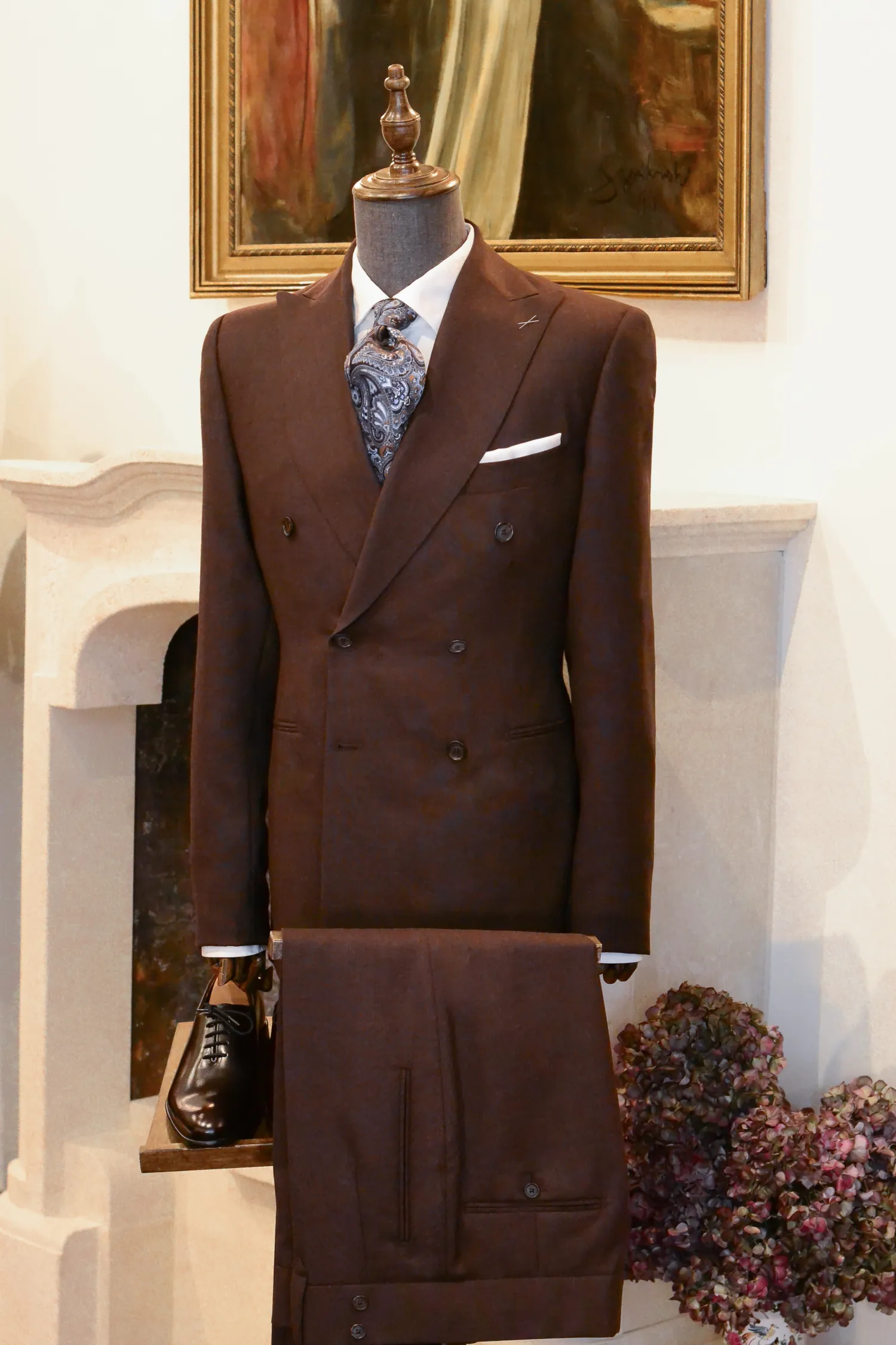 czekoladowy_dwurzędowy_garnitur_fox_brothers