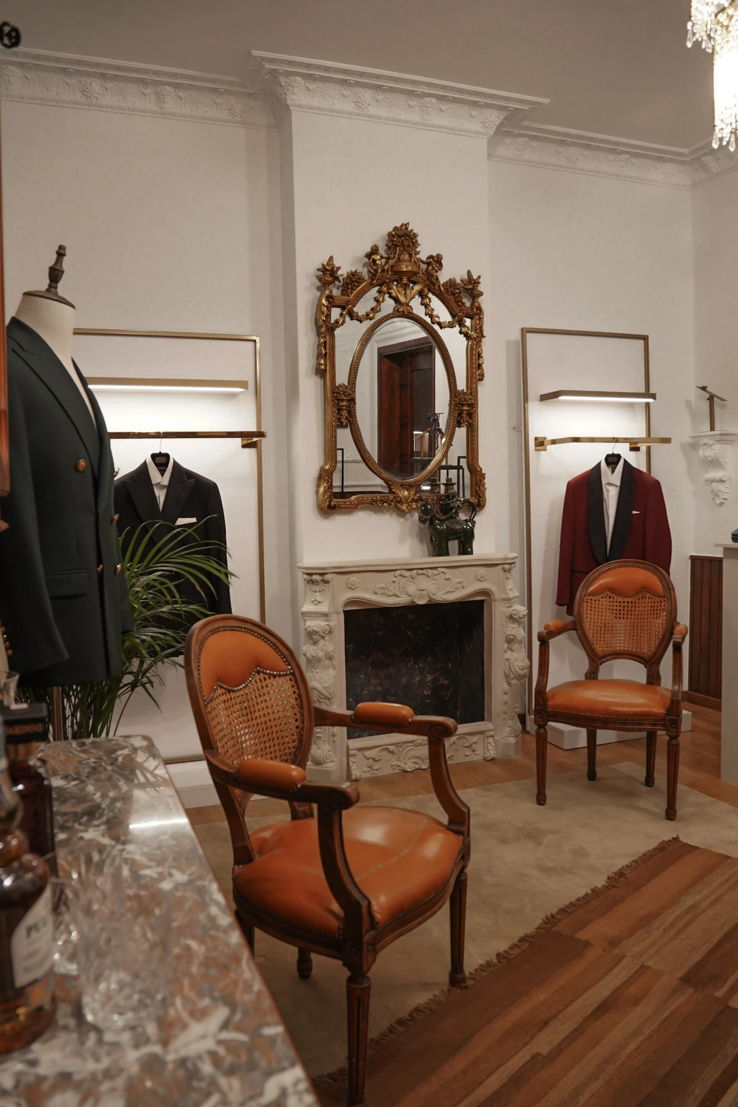 Atelier André Grand dla klientów z Gdańska – garnitury szyte na miarę w luksusowej przestrzeni premium.
