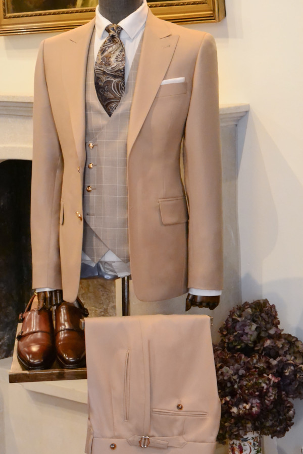 Atelier André Grand Katowice – garnitury szyte na miarę w luksusowym salonie w sercu Śląska.