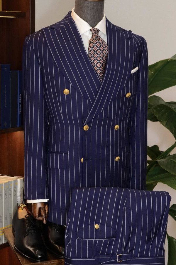 Garnitur biznesowy na miarę Kraków – elegancja i perfekcyjne dopasowanie w atelier André Grand.