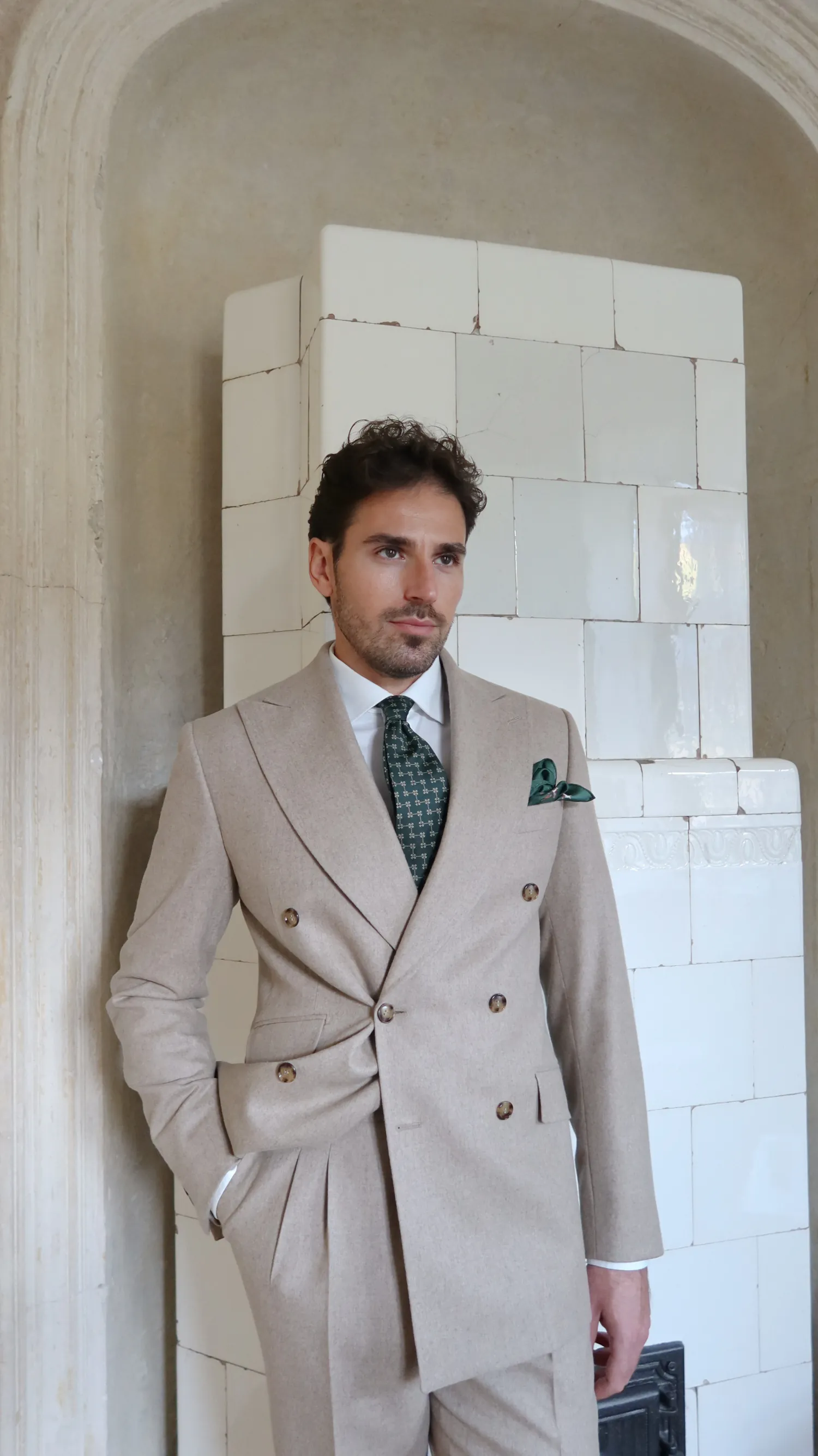 garnitur_Fox_Brothers_flanela_szeroka_klapa_butonierka_mediolańska_André_Grand