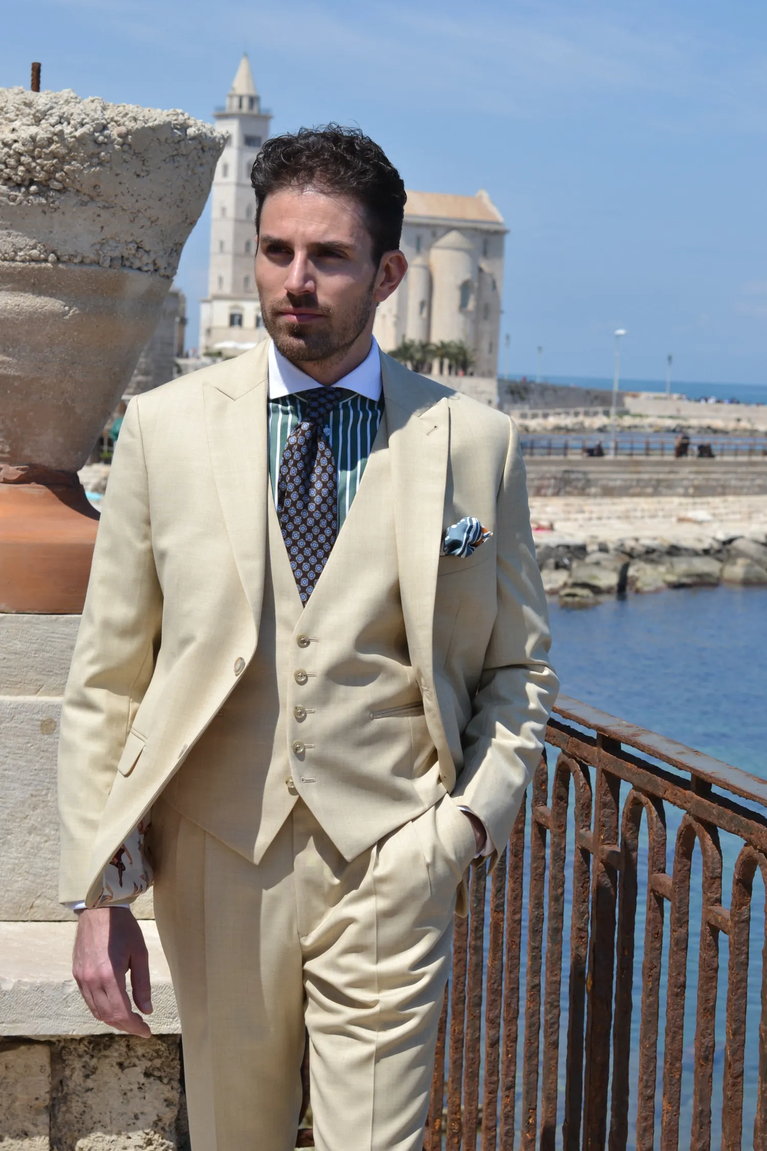 garnitur_beżowy_Ariston_wełna_len_jedwab_szyty_na_miarę_André_Grand