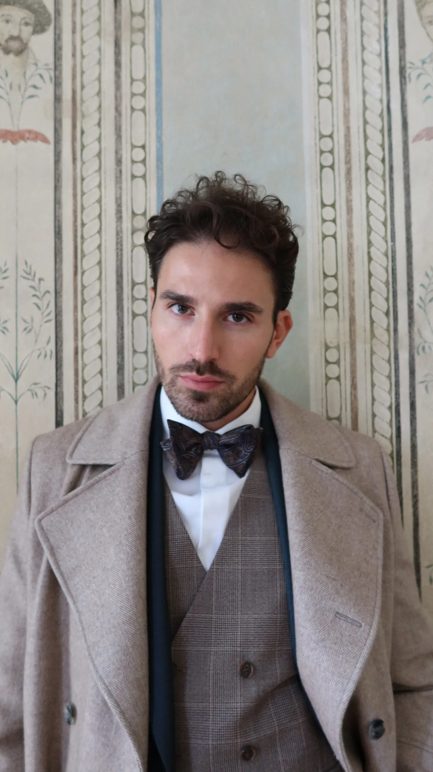 garnitur_butelkowy_z_płaszczem_wełna_kaszmir_szyty_na_miarę_André_Grand