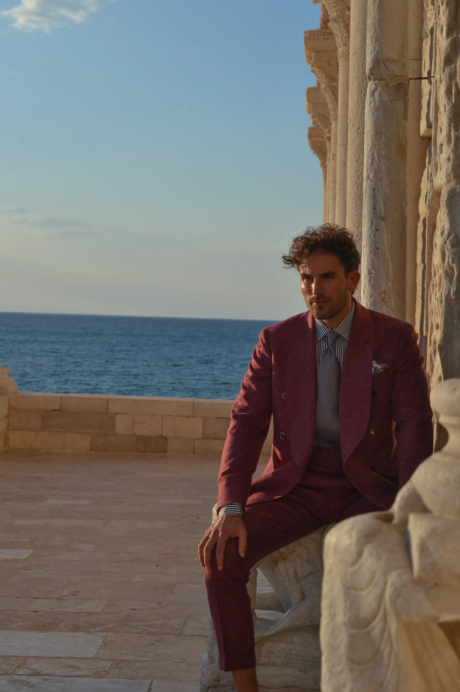 garnitur_Scabal_bordo_klapa_szalowa_butonierka_mediolańska_André_Grand