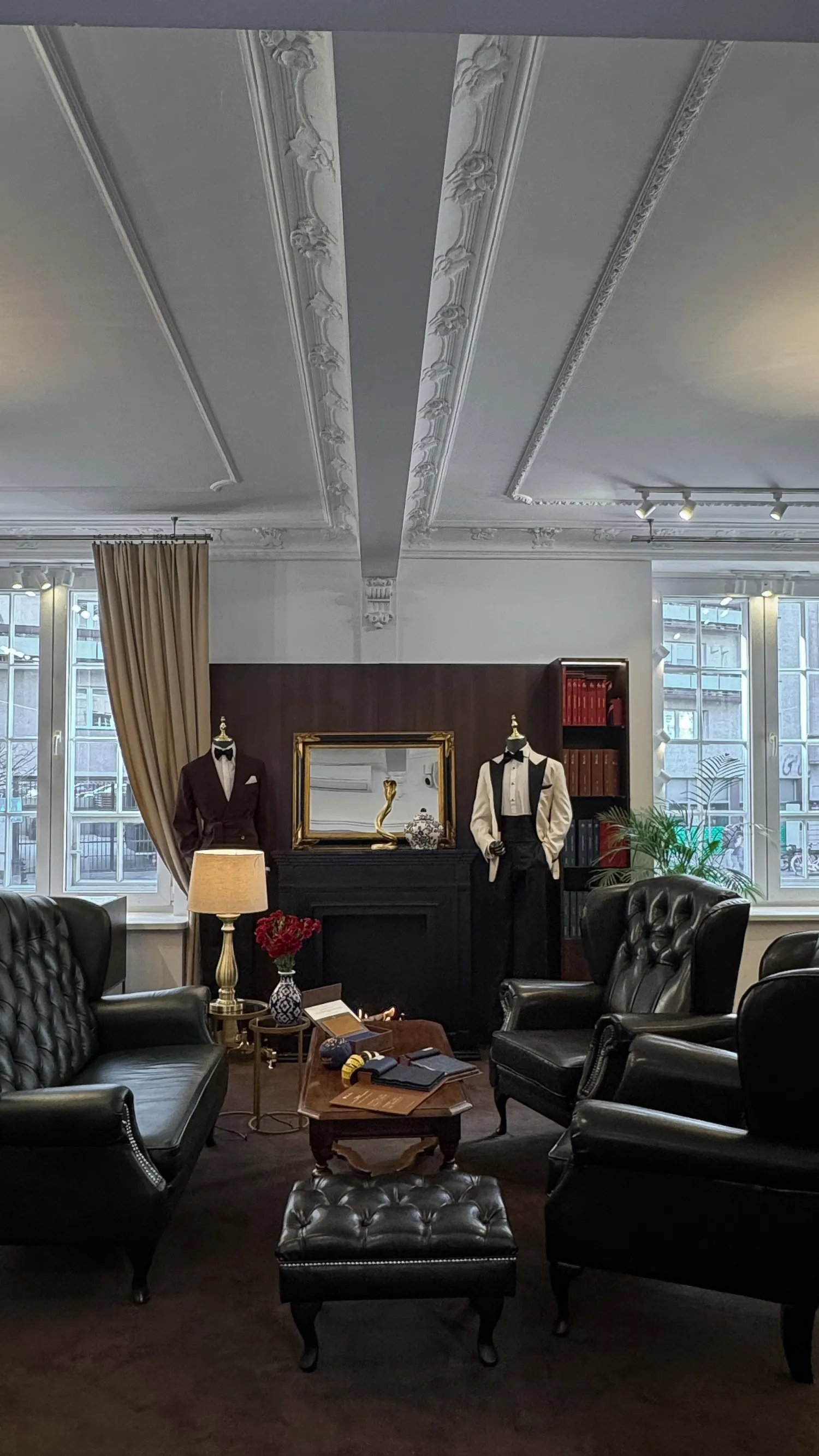 Salon André Grand Warszawa – szycie na miarę w intymnym, eleganckim wnętrzu