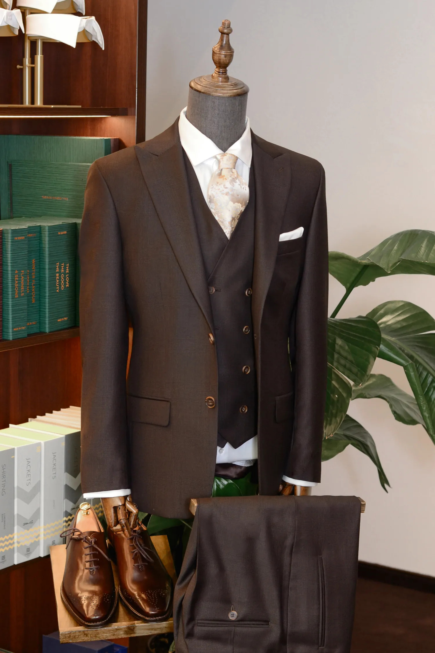 garnitur_brazowa_krata_vitale_barberis_canonico_ready_to_wear_André_Grand