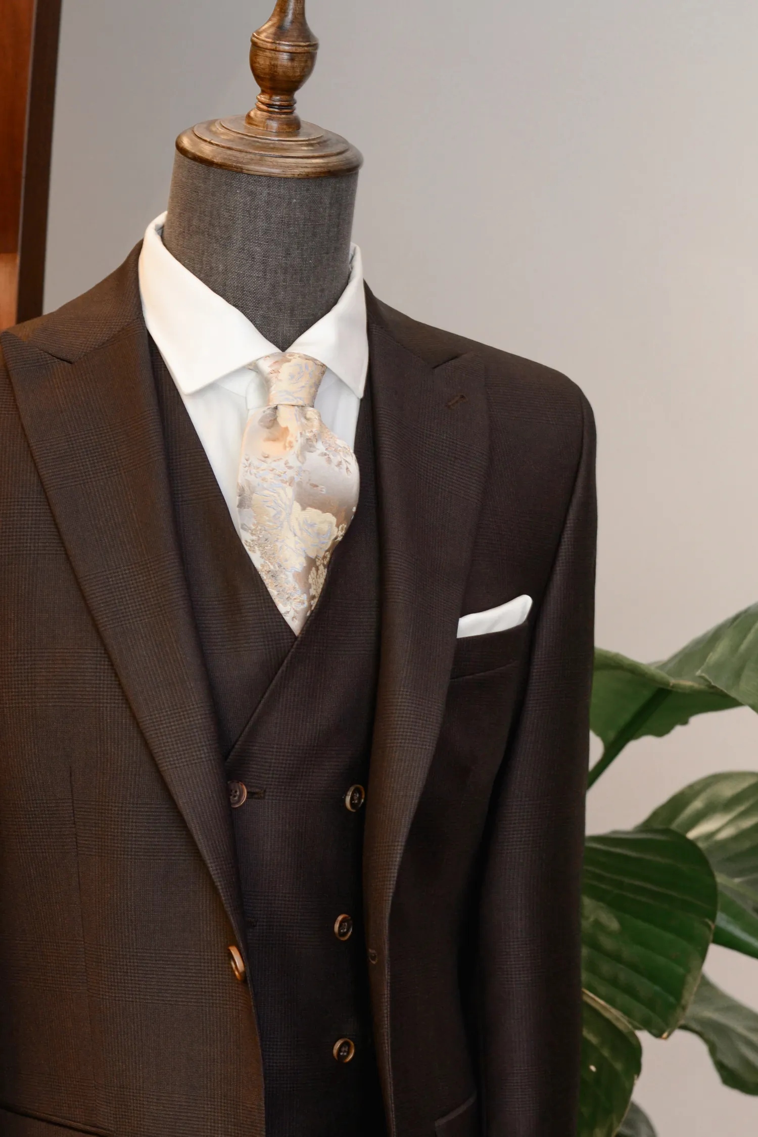 garnitur_brazowa_krata_vitale_barberis_canonico_ready_to_wear_André_Grand