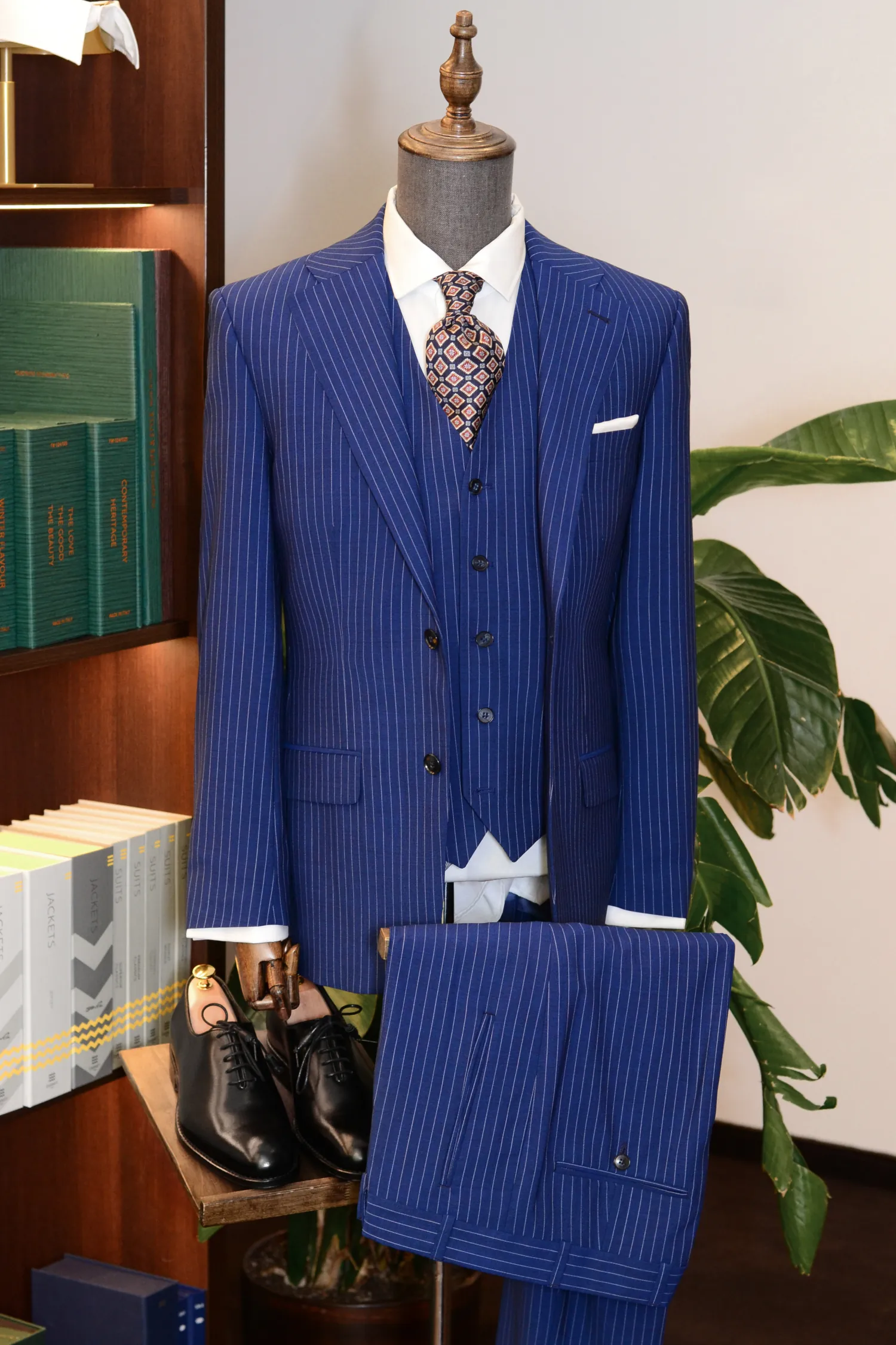 garnitur_granatowy_tenis_prążek_drago_super130s_ready_to_wear_André_Grand