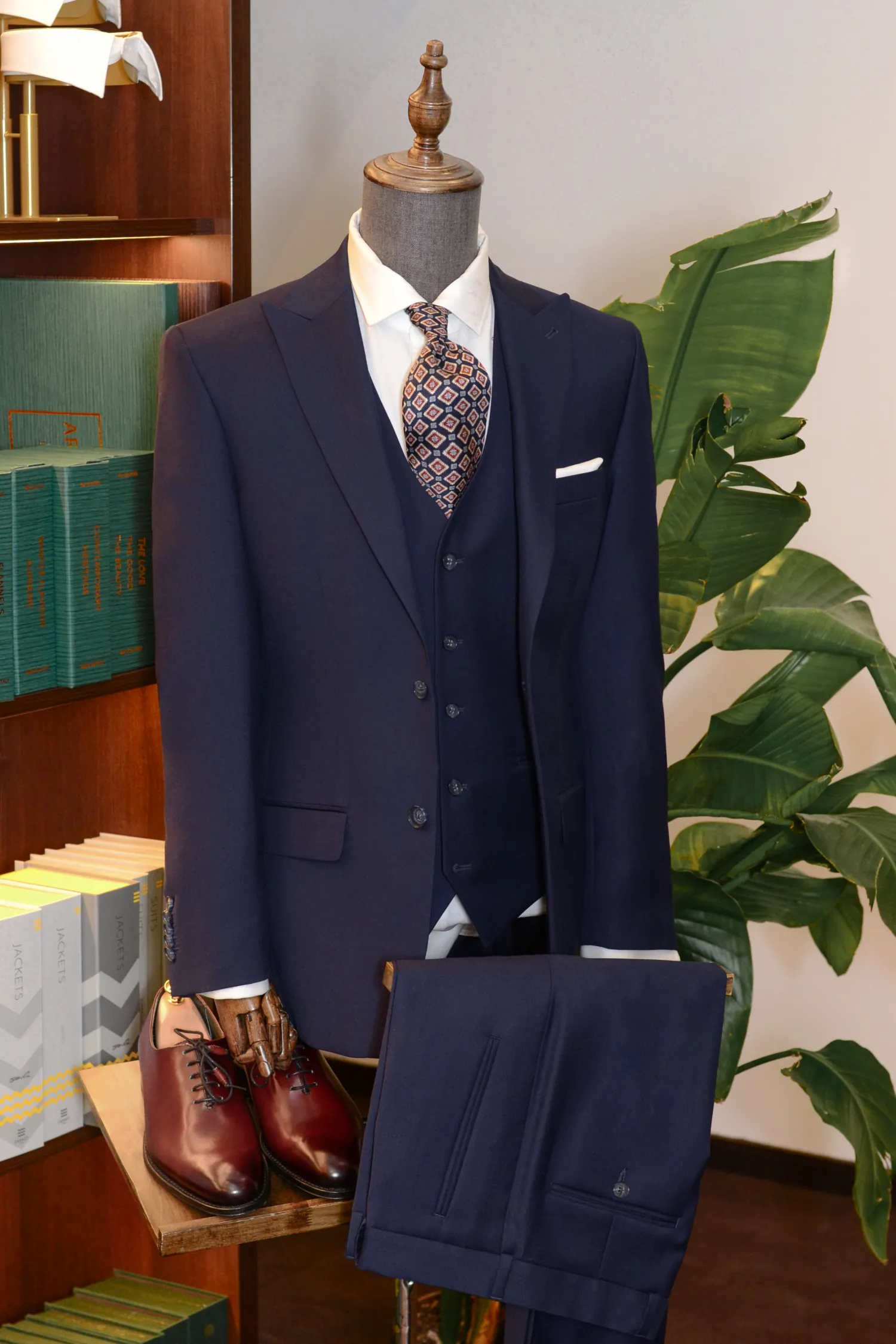 granatowy_garnitur_marlane_wełna_ready_to_wear_André_Grand