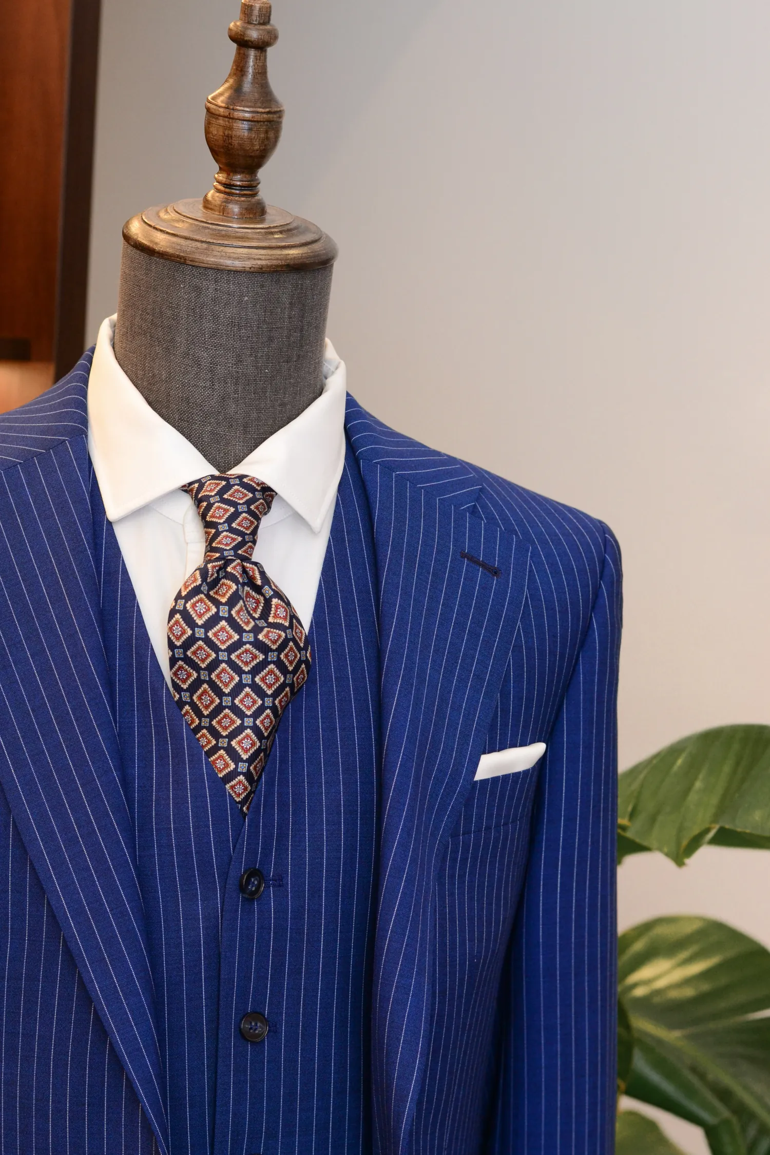 garnitur_granatowy_tenis_prążek_drago_super130s_ready_to_wear_André_Grand