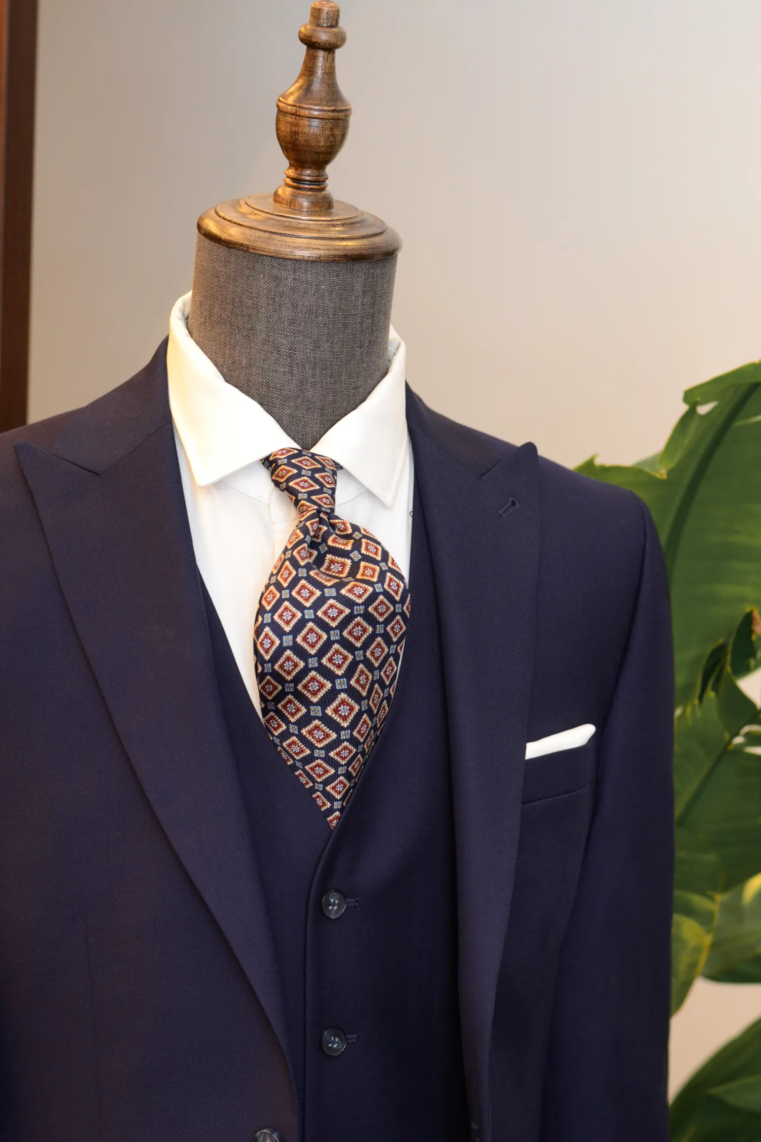 granatowy_garnitur_marlane_wełna_ready_to_wear_André_Grand