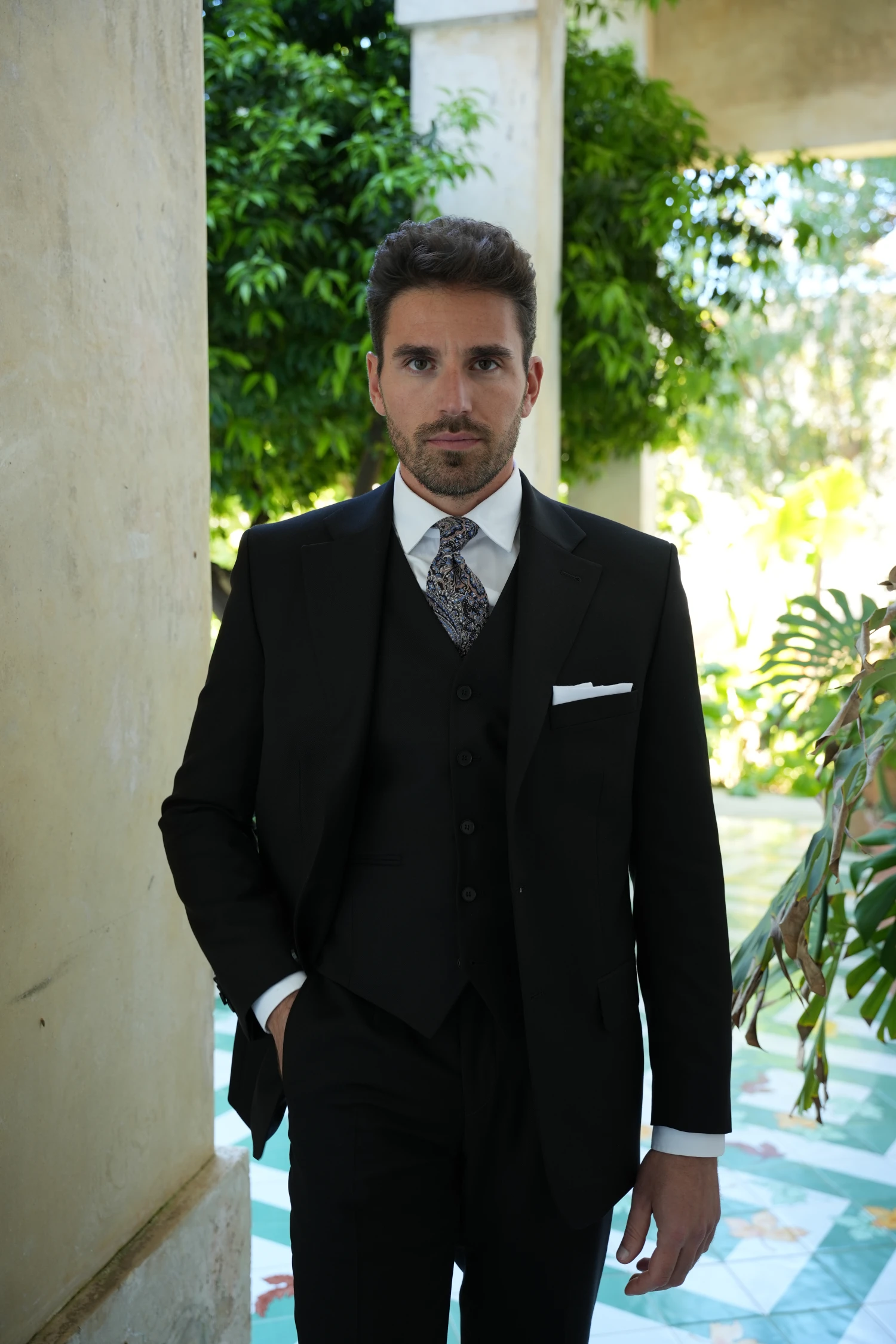 Czarny garnitur trzyczęściowy męski André Grand Ready to Wear