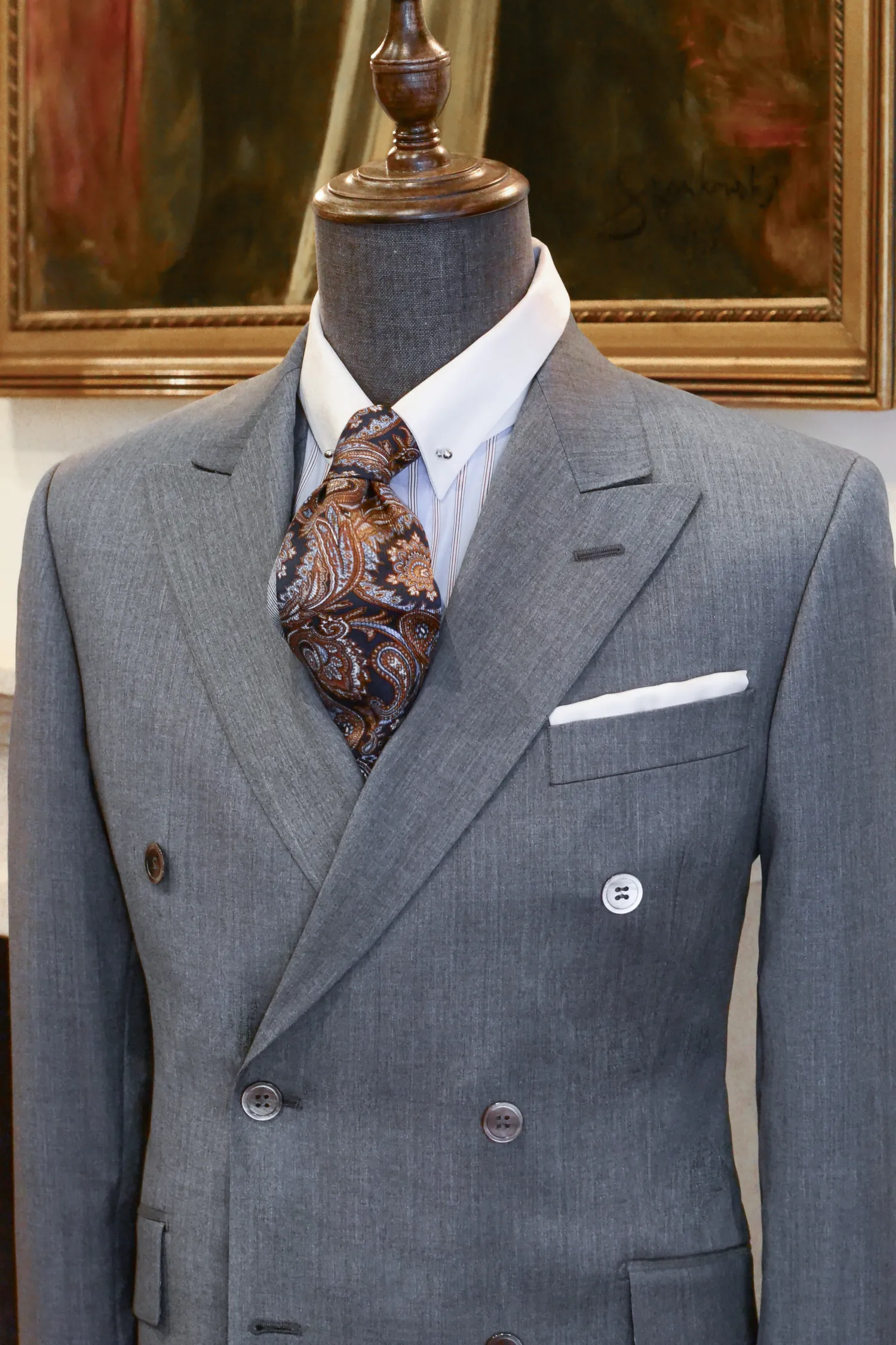 szary_dwurzędowy_garnitur_Fox_Brothers_full_canvas_masa_perłowa_André_Grand_Kraków_Warszawa_Katowice