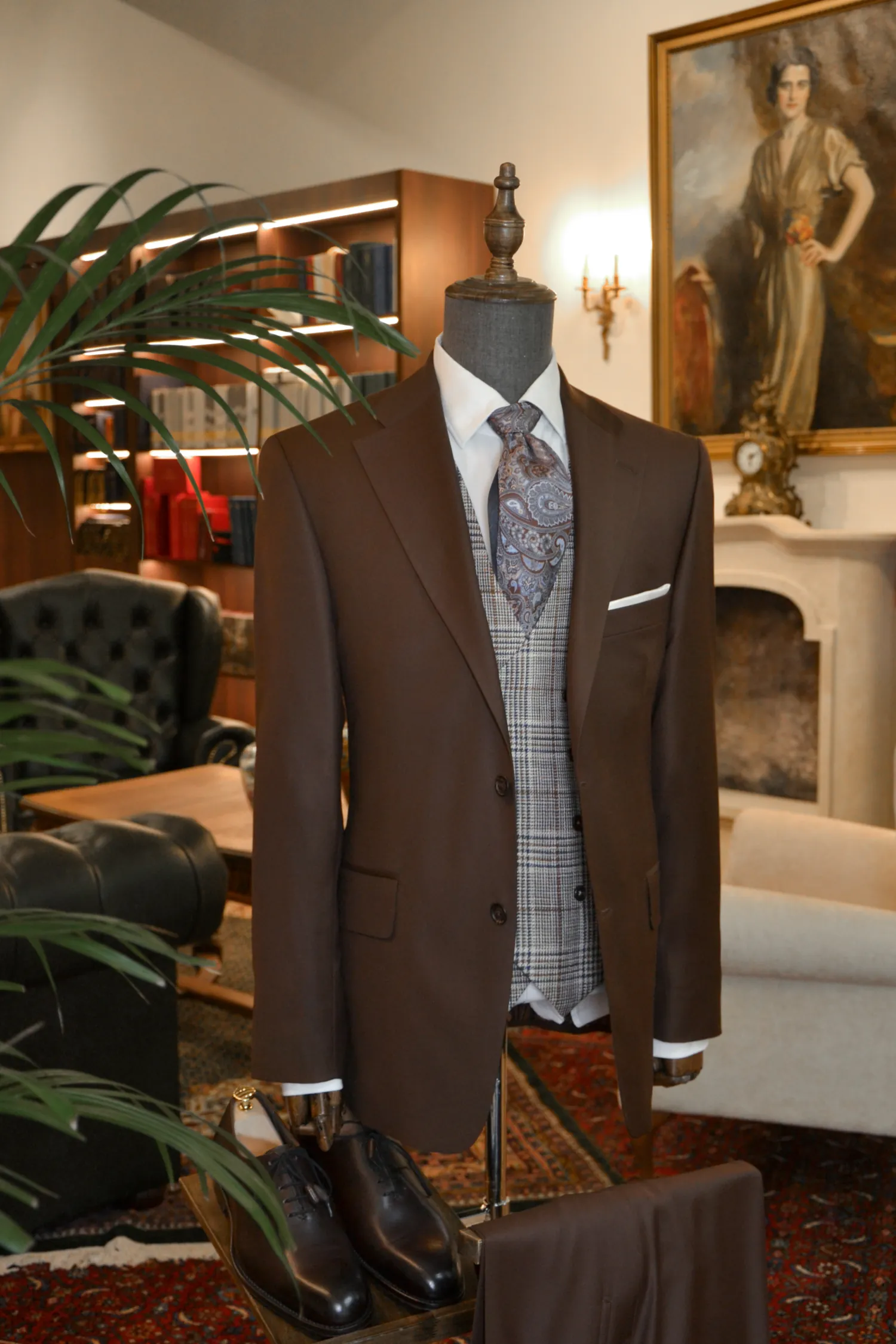 brązowy_garnitur_Drapers_kamizelka_Ariston_wysoki_stan_regulatory_André_Grand_Kraków_Warszawa_Katowice