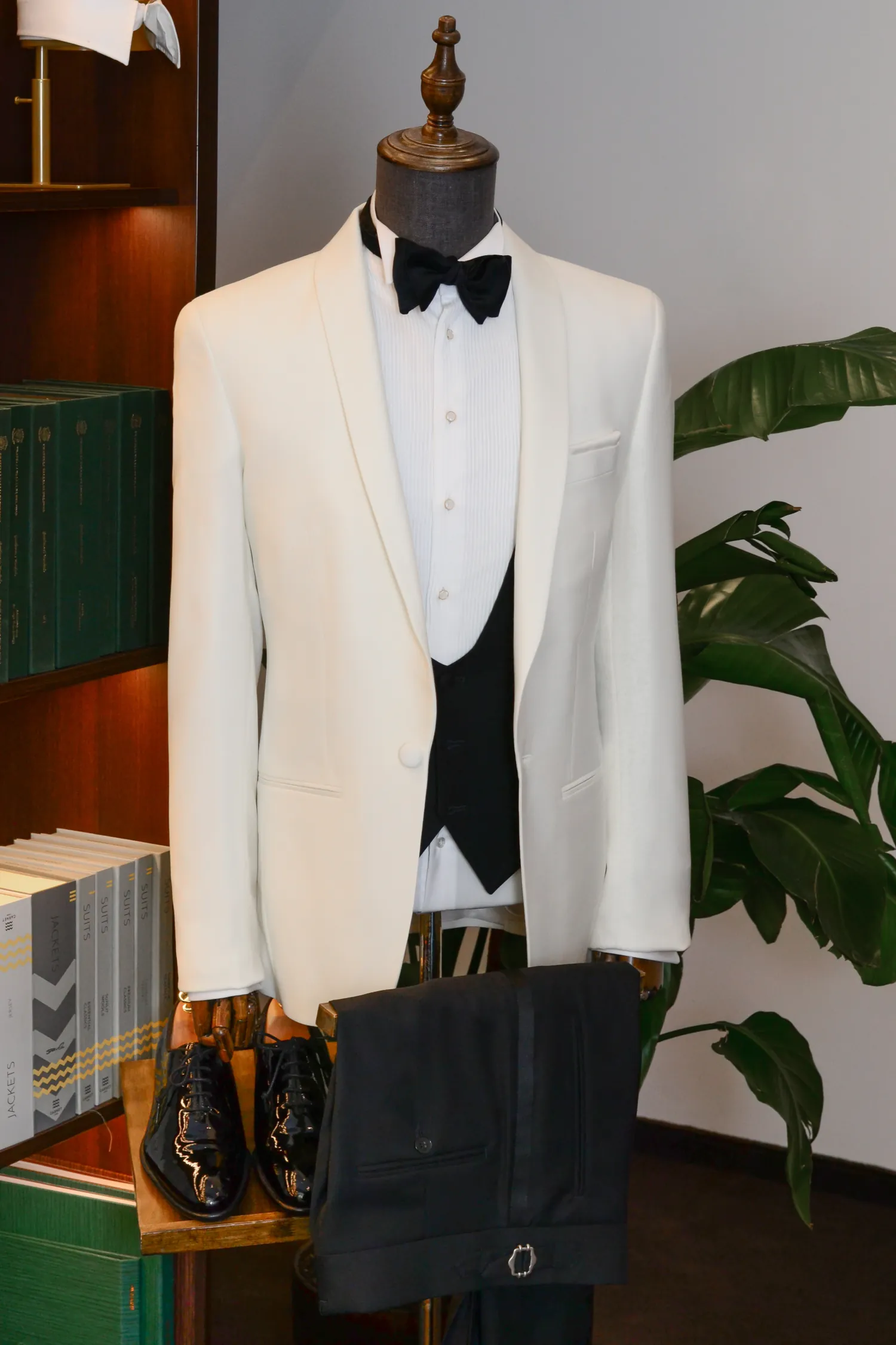 smoking_tropikalny_Drapers_lekka_tkanina_luksusowy_krój_André_Grand_Kraków_Warszawa_Katowice