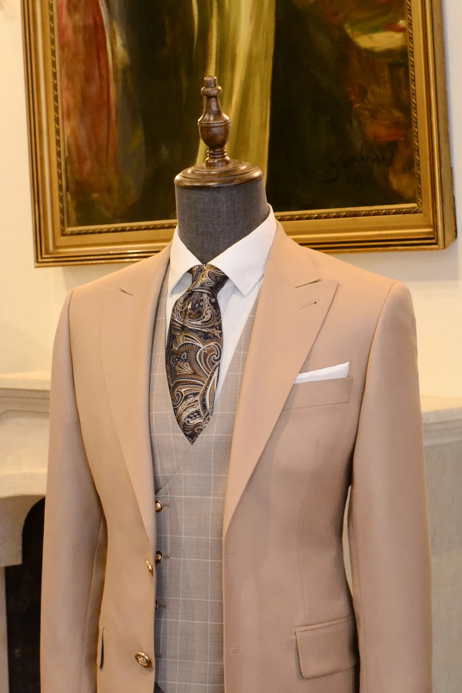 beżowy_garnitur_na_miarę_Fratteli_Tallia_di_Delfino_Super130s_kamizelka_krata_André_Grand_Kraków_Warszawa_Katowice