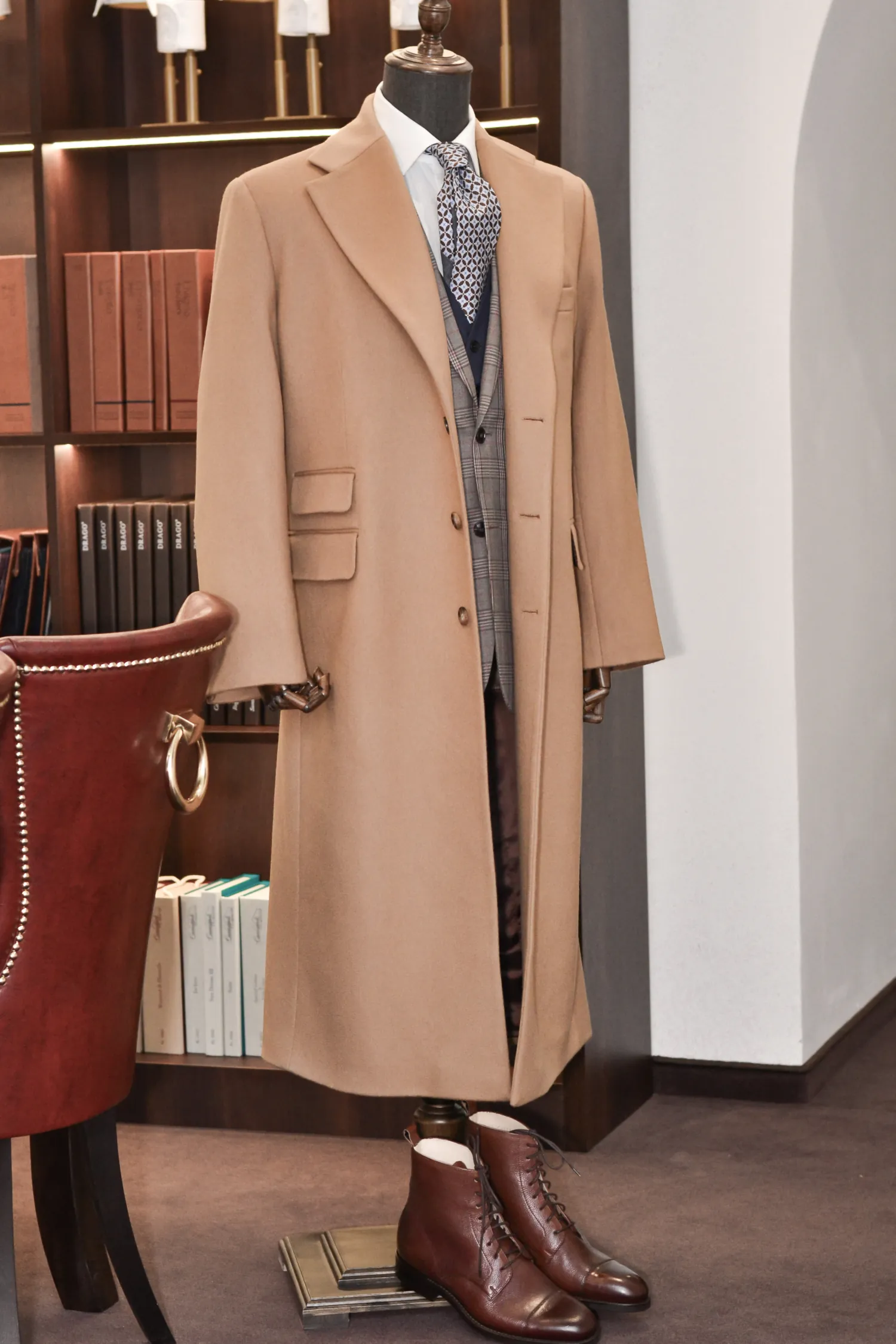 płaszcz_camel_Carnet_wełna_jednorzędowy_klasyczny_André_Grand_Kraków_Warszawa