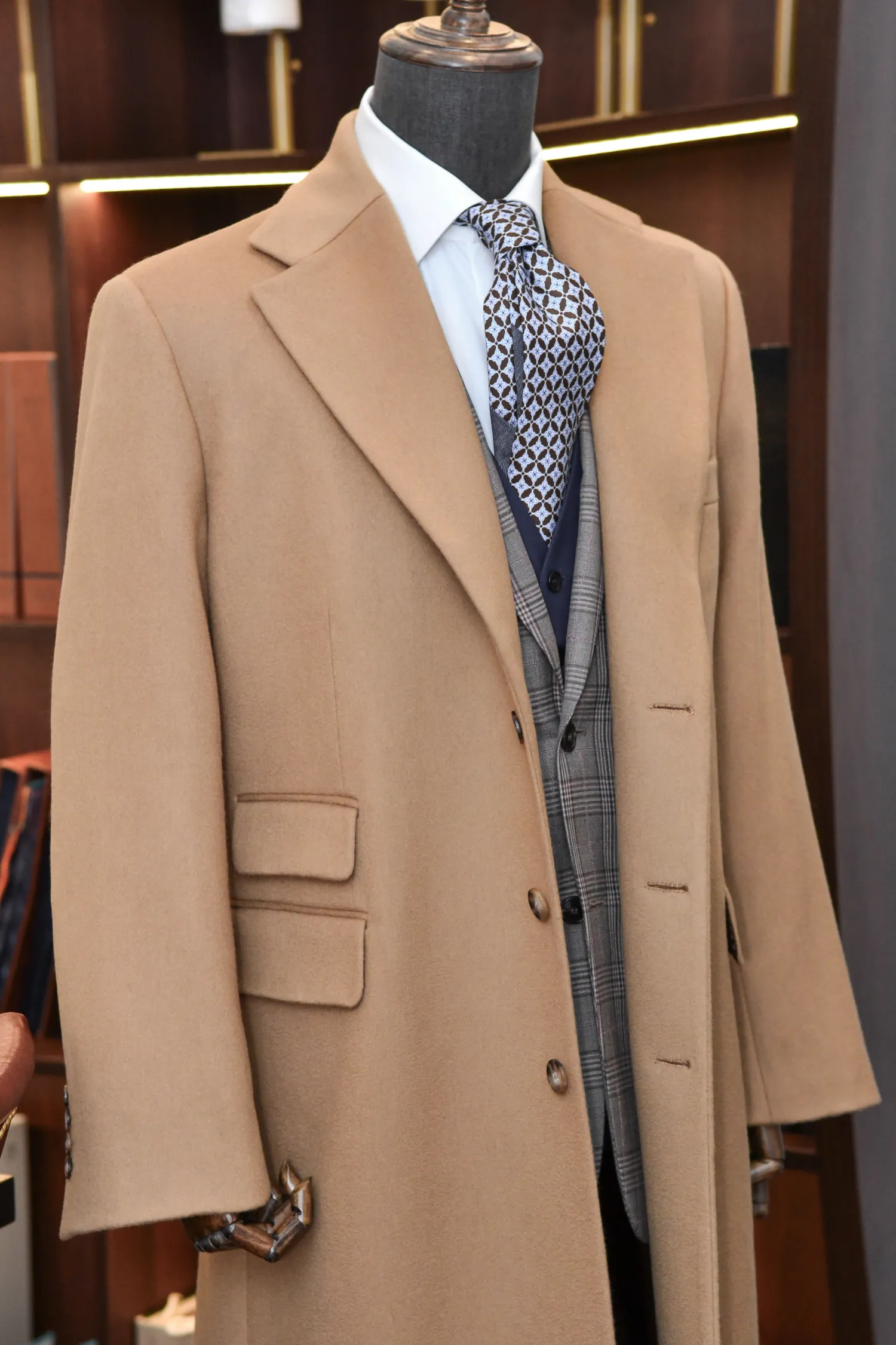 płaszcz_camel_Carnet_wełna_jednorzędowy_klasyczny_André_Grand_Kraków_Warszawa