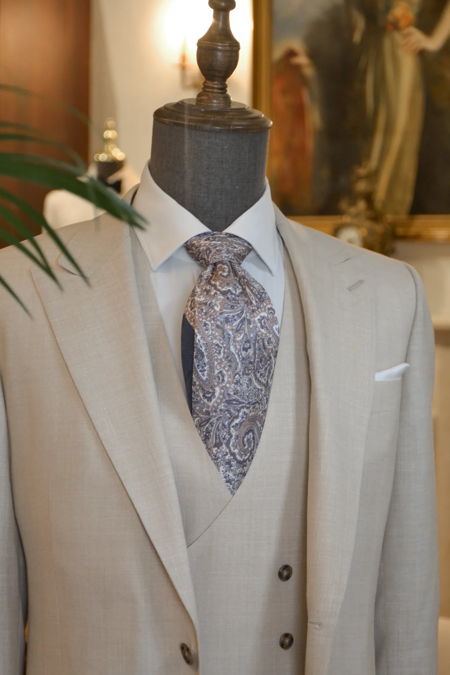 bezowy_garnitur_loro_piana_na_drugi_dzien