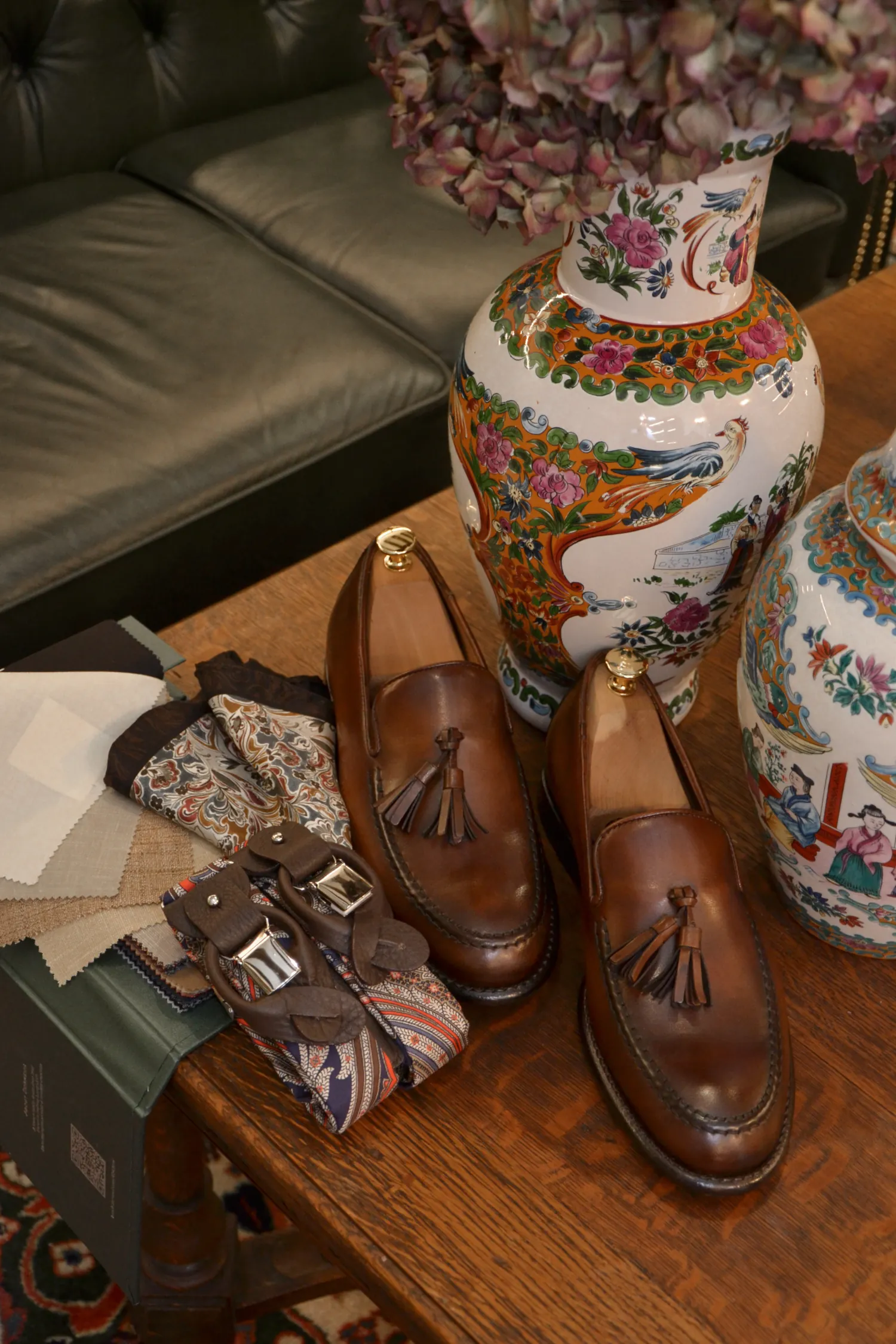 dodatki_na_drugi_dzien_slubu_eleganckie_loafersy_poszetka